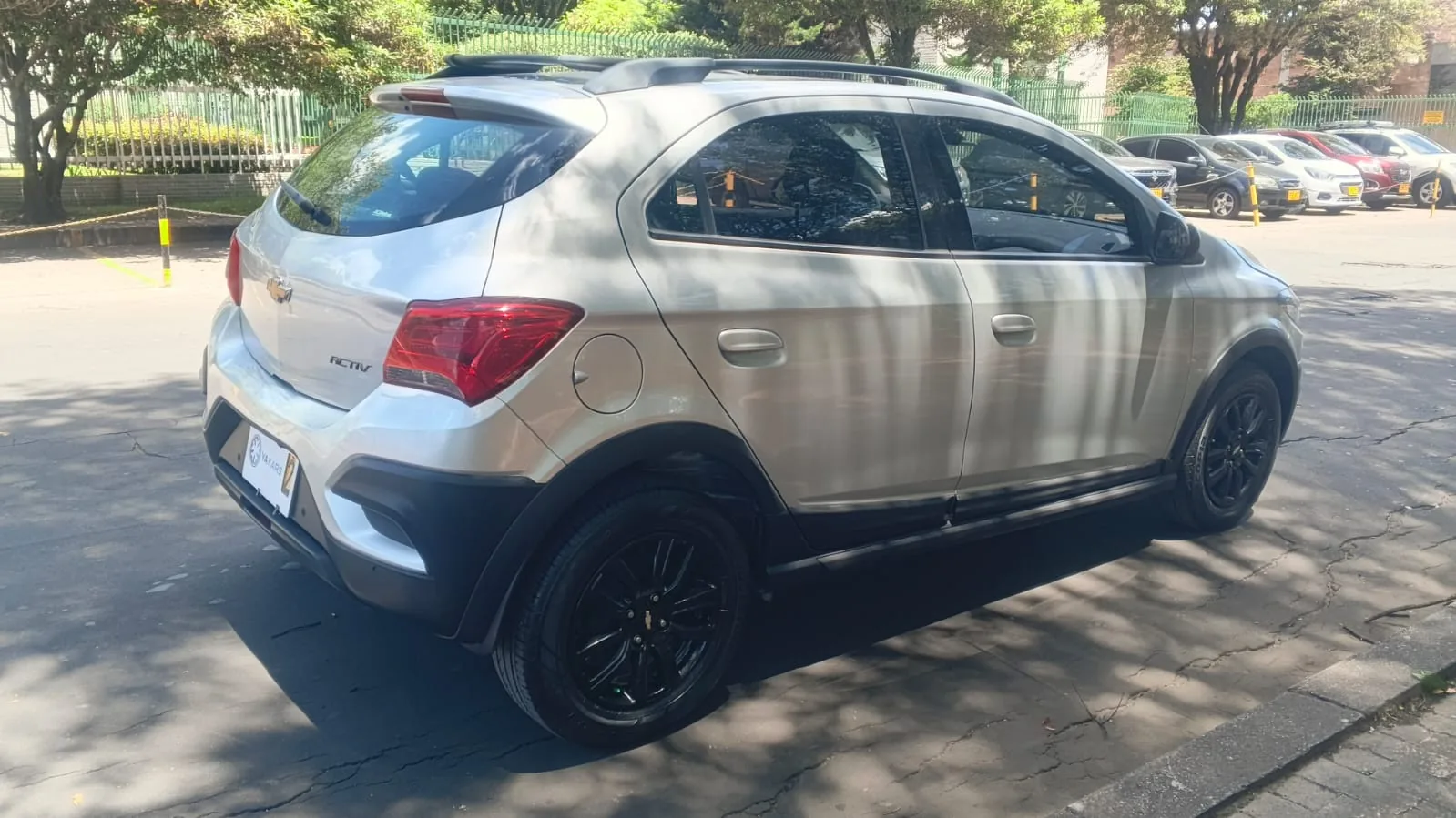 Hatchback Chevrolet Onix LTZ 2020 ACTIVE 1.4L MT en Bogotá — foto 10