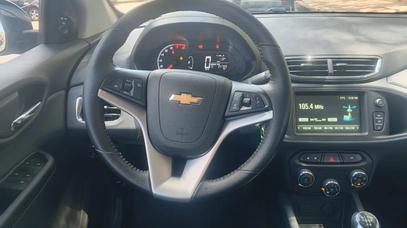Hatchback Chevrolet Onix LTZ 2020 ACTIVE 1.4L MT en Bogotá — foto 13