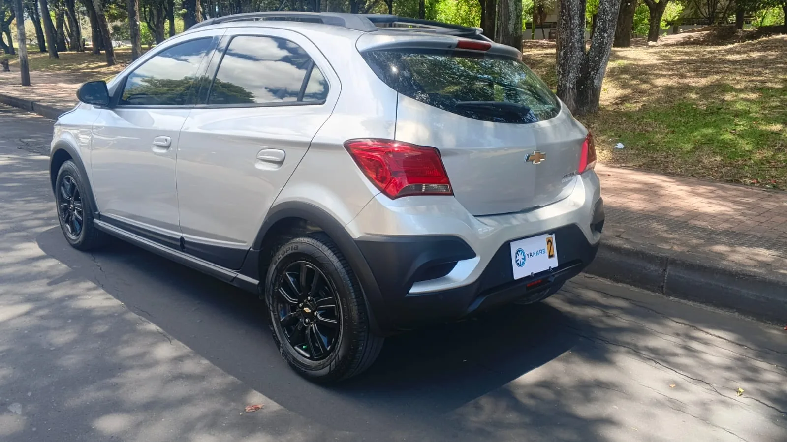 Hatchback Chevrolet Onix LTZ 2020 ACTIVE 1.4L MT en Bogotá — foto 7