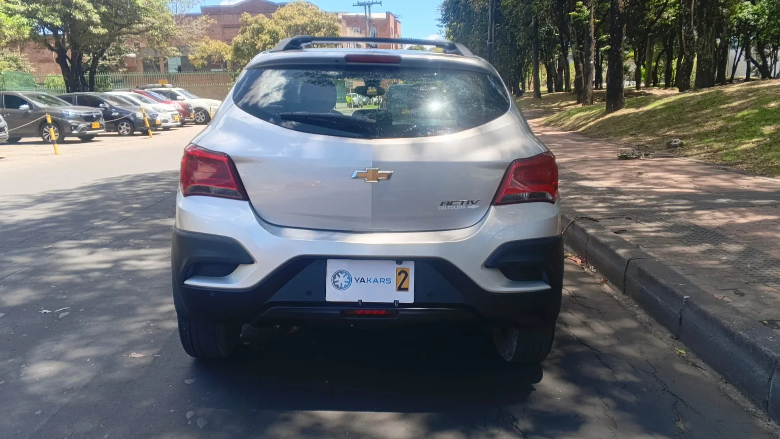 Hatchback Chevrolet Onix LTZ 2020 ACTIVE 1.4L MT en Bogotá — foto 8