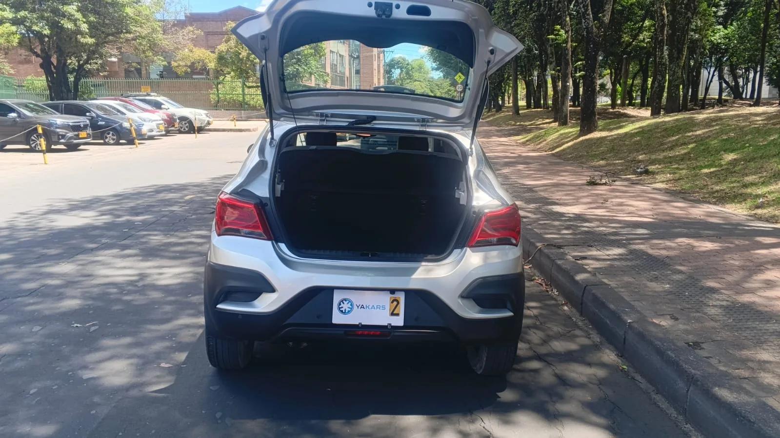 Hatchback Chevrolet Onix LTZ 2020 ACTIVE 1.4L MT en Bogotá — foto 9