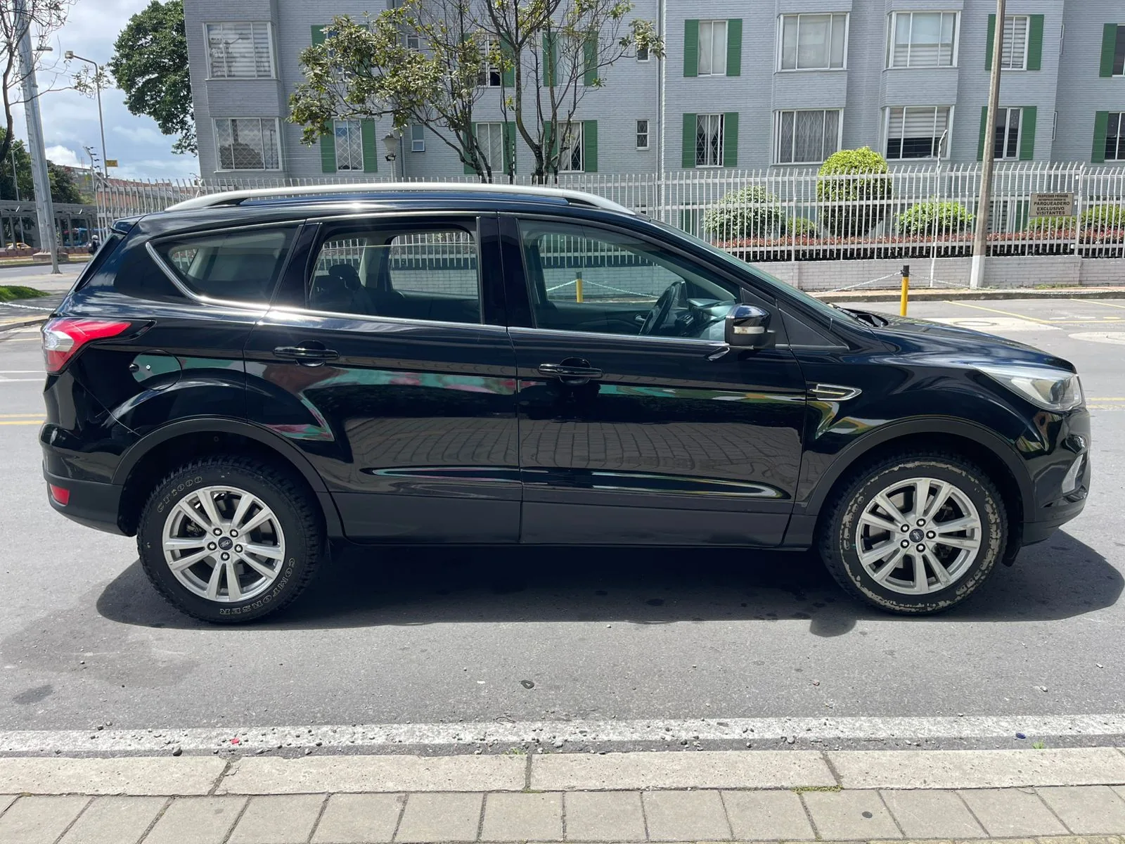 Camioneta Ford Escape 2018 Se At en Bogotá — foto 5