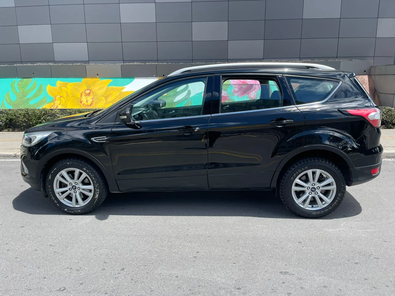 Camioneta Ford Escape 2018 Se At en Bogotá — foto 6