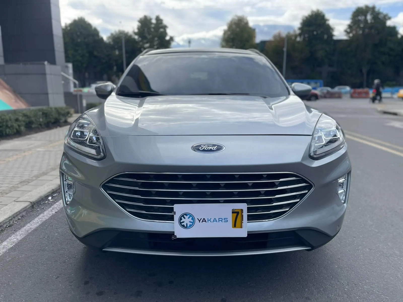SUV Ford Escape 2021 TITANIUM en Bogotá — foto 2