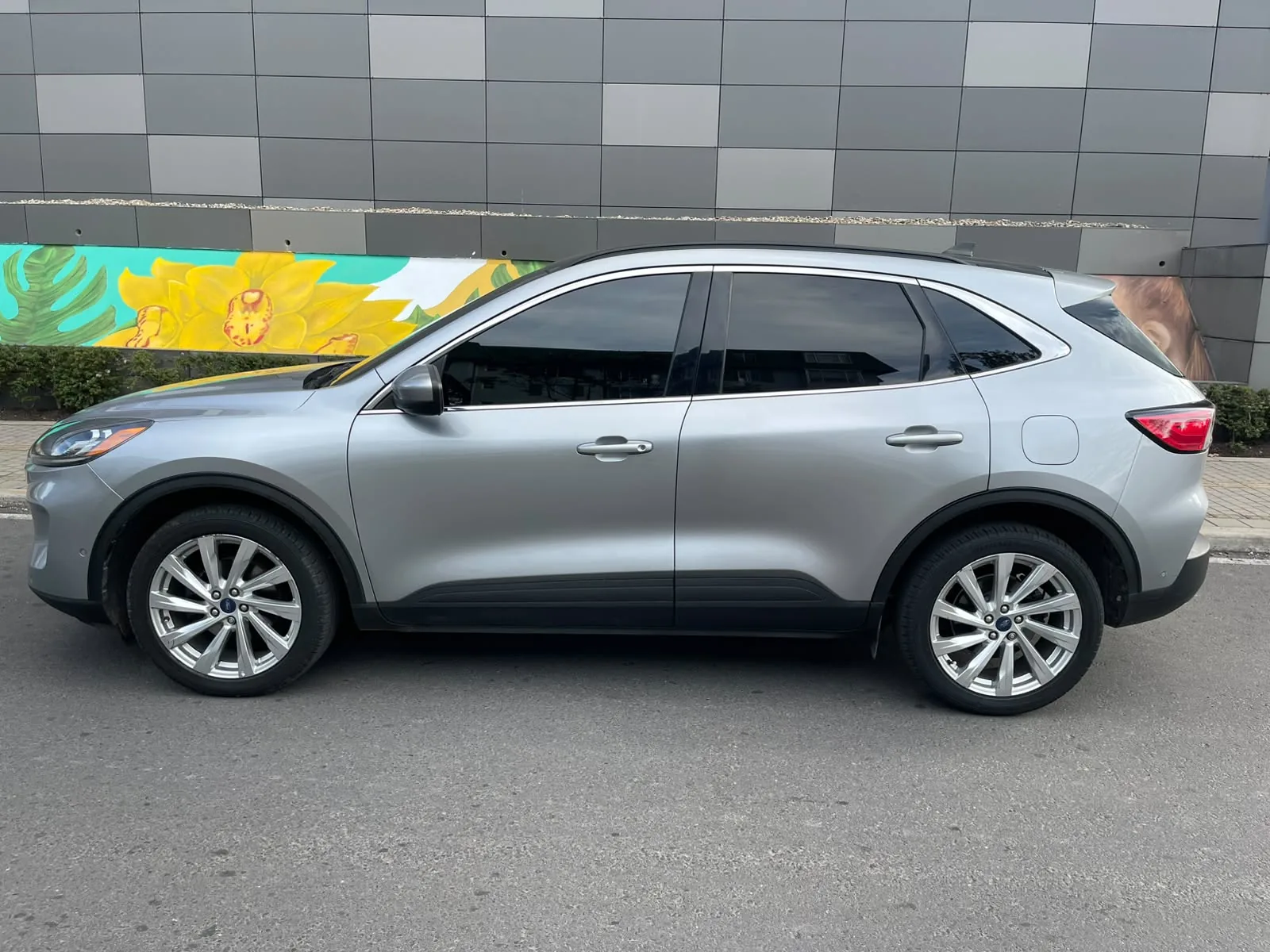 SUV Ford Escape 2021 TITANIUM en Bogotá — foto 5