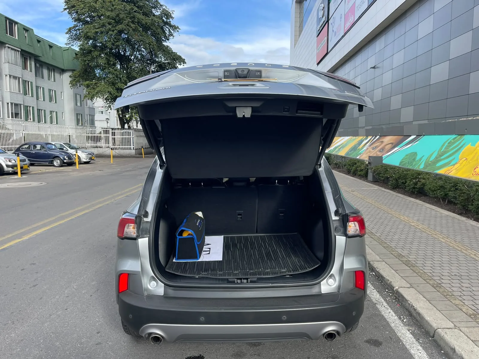 SUV Ford Escape 2021 TITANIUM en Bogotá — foto 7