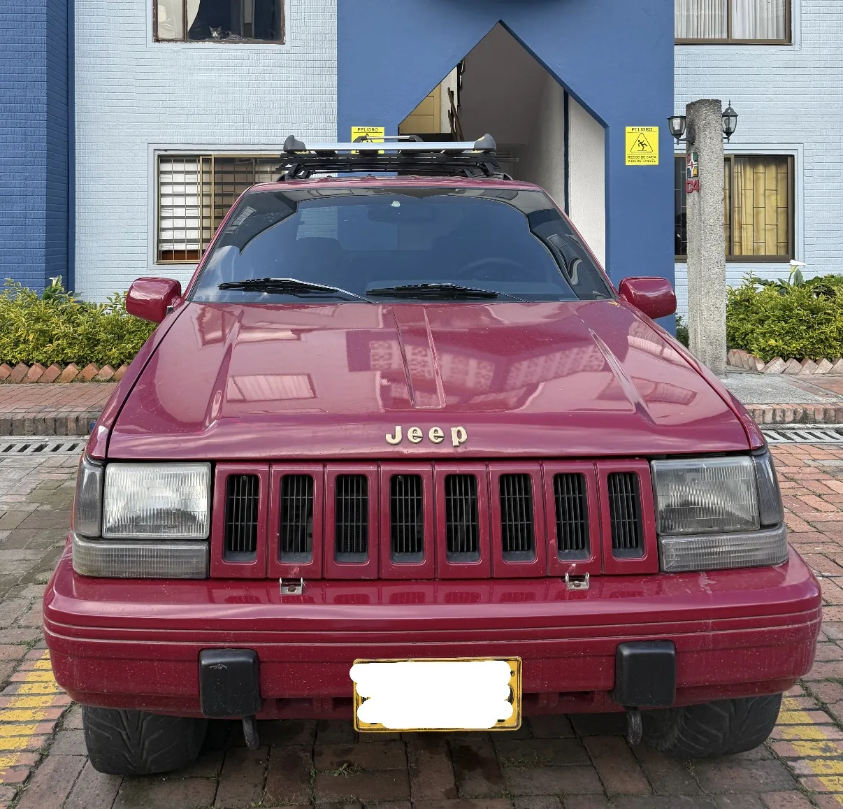 Caminhonete Jeep Grand Cherokee 1995 Motor 5.2L Magnum V8 a gasolina en Bogotá
