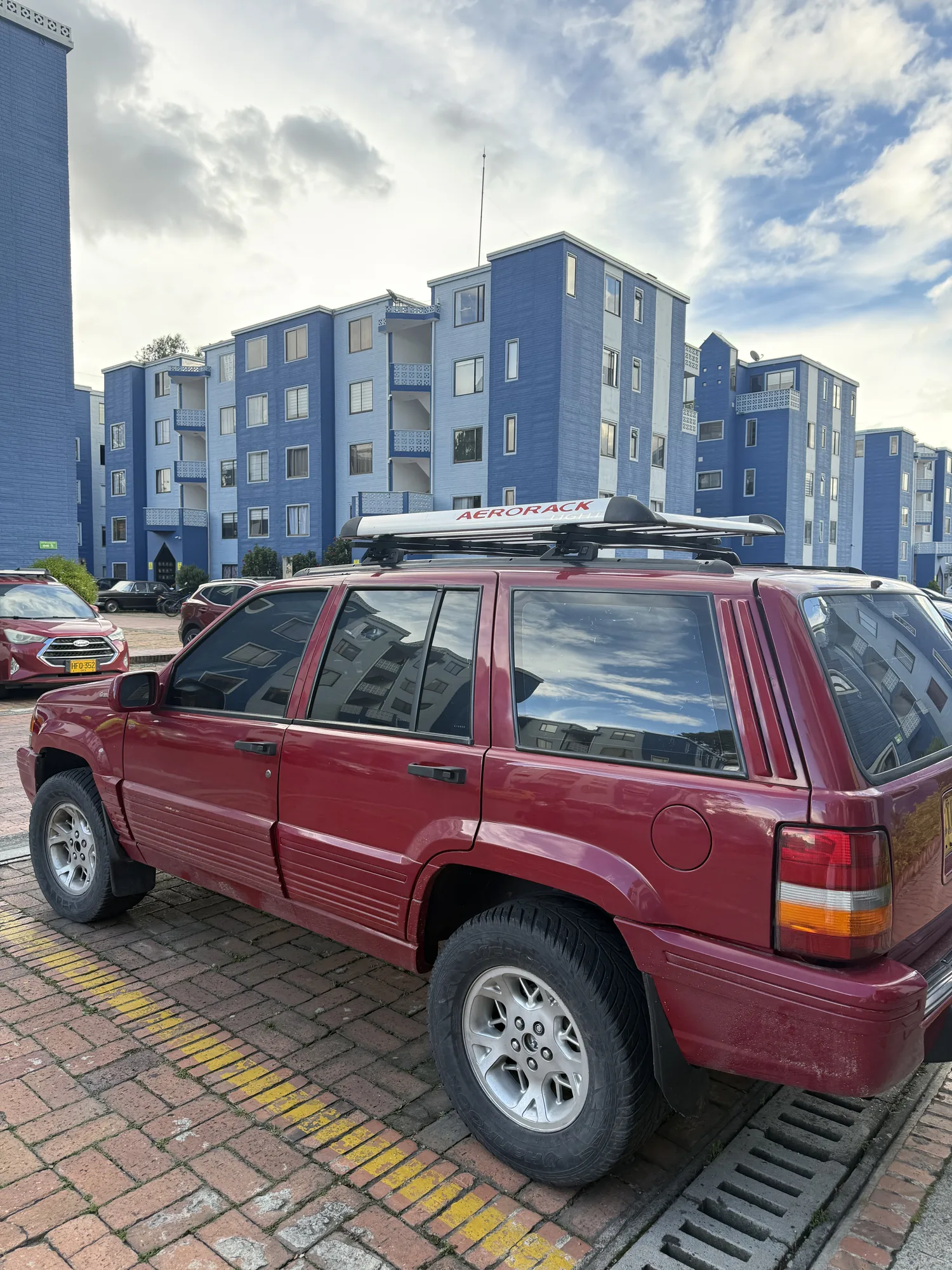 Caminhonete Jeep Grand Cherokee 1995 Motor 5.2L Magnum V8 a gasolina en Bogotá — foto 6