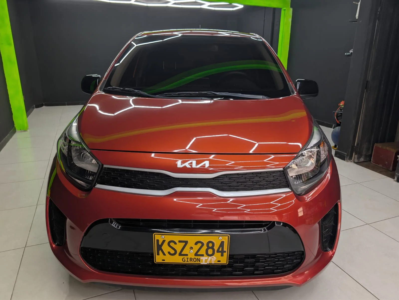 Hatchback Kia Picanto 2023 en Bogotá — foto 10