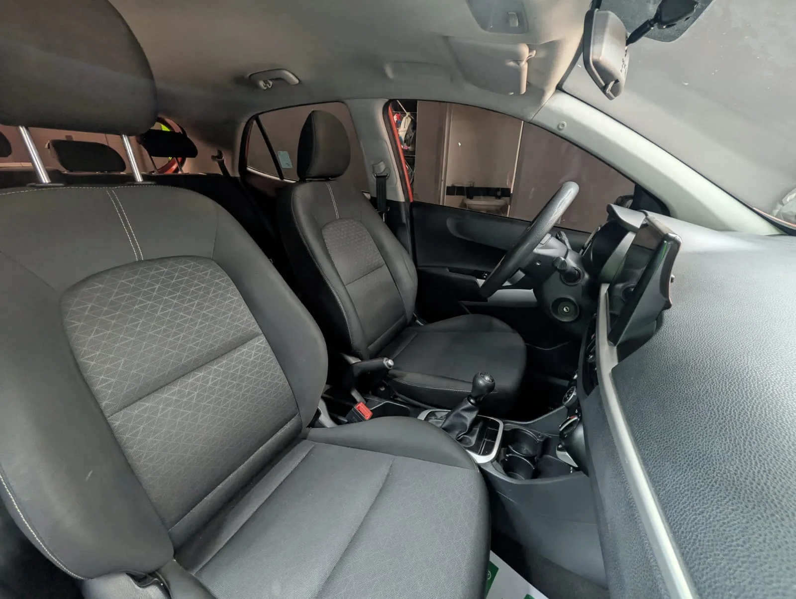 Hatchback Kia Picanto 2023 en Bogotá — foto 13