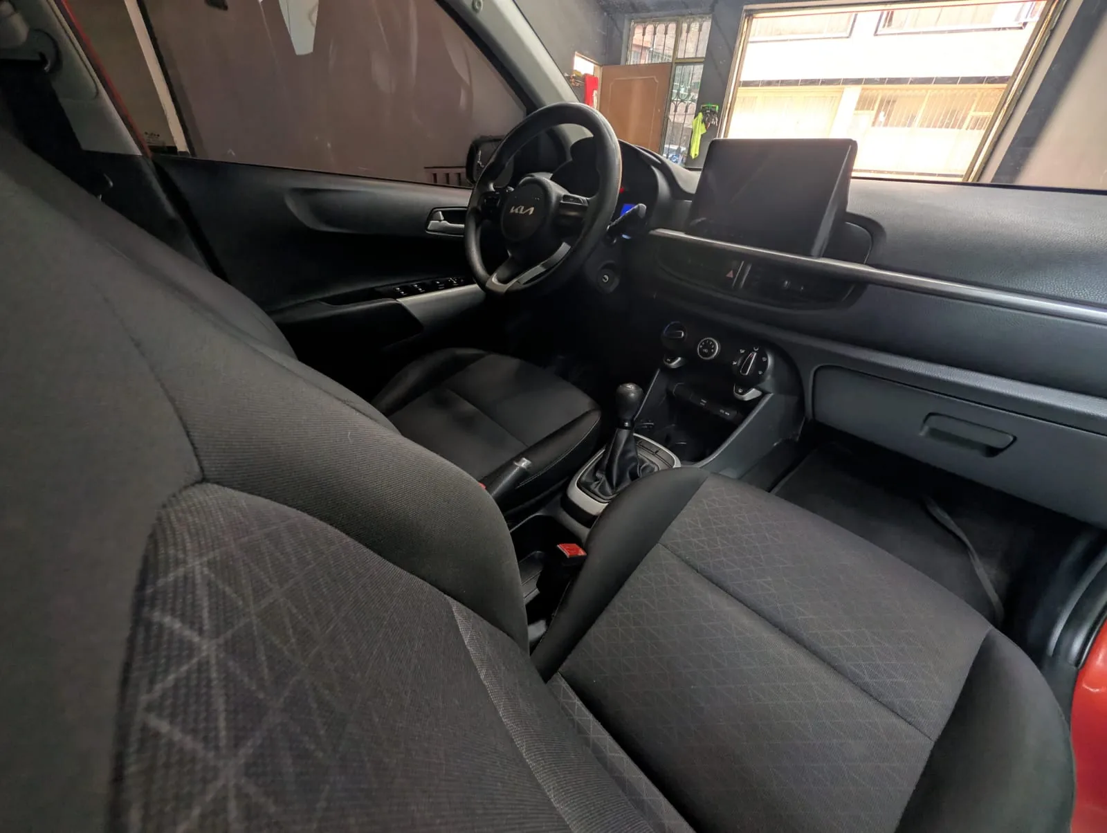 Hatchback Kia Picanto 2023 en Bogotá — foto 15