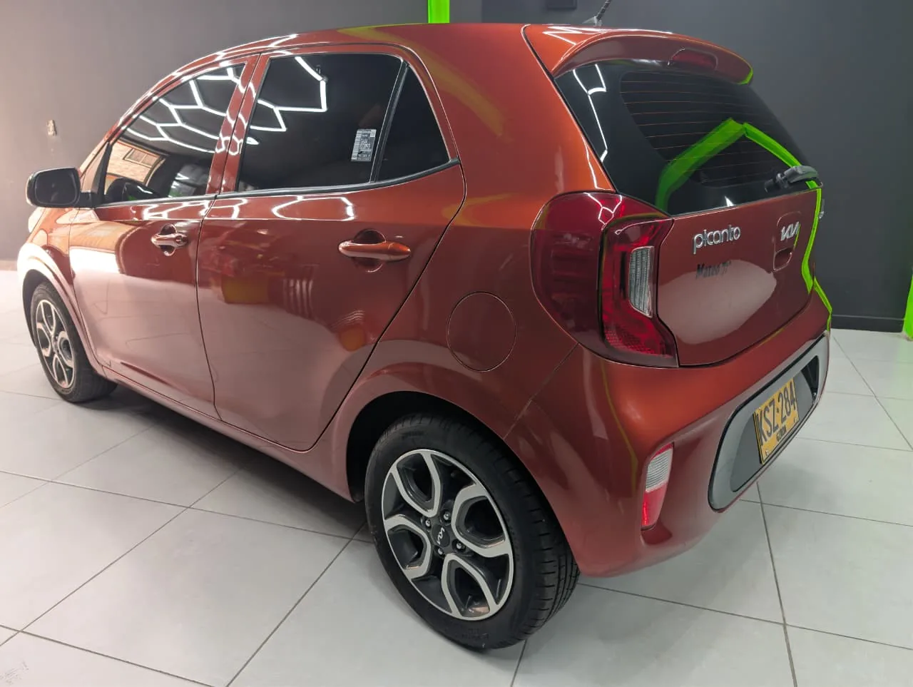 Hatchback Kia Picanto 2023 en Bogotá — foto 2