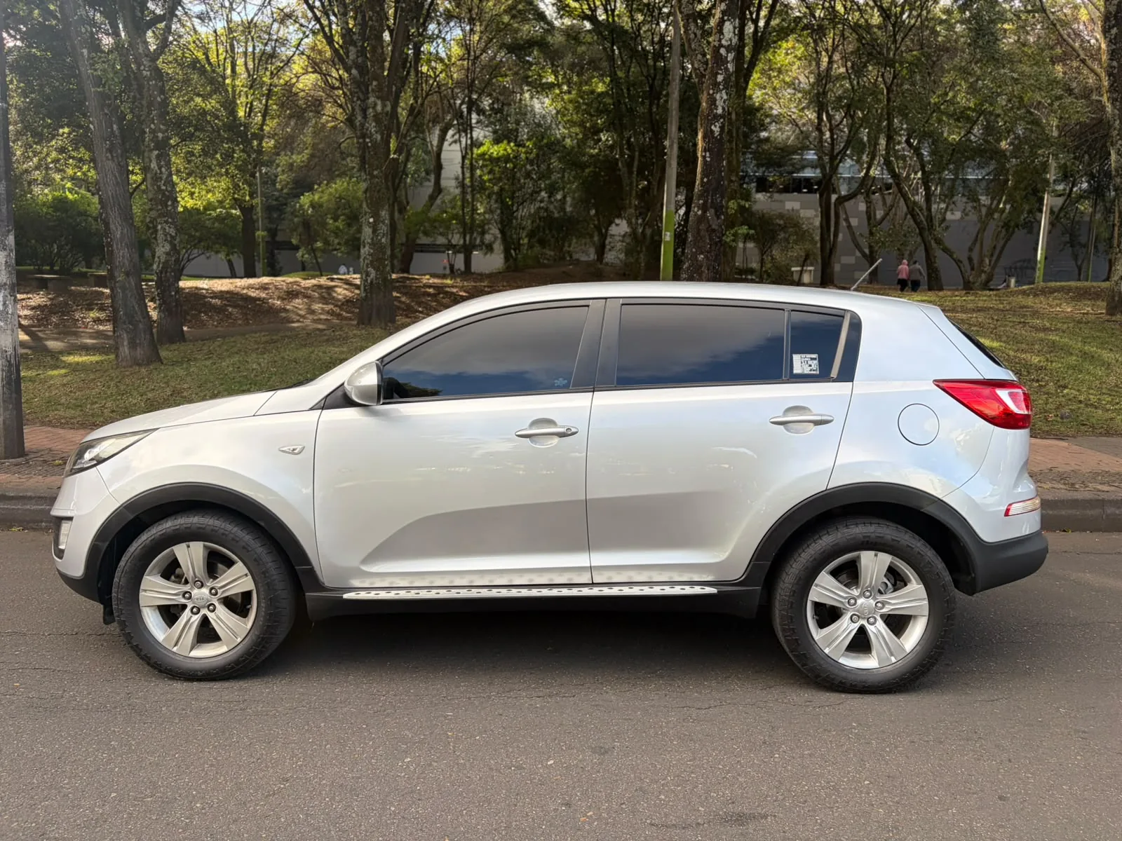 SUV Kia Sportage 2011 Revolution 2.0L 4*2 en Bogotá — foto 6