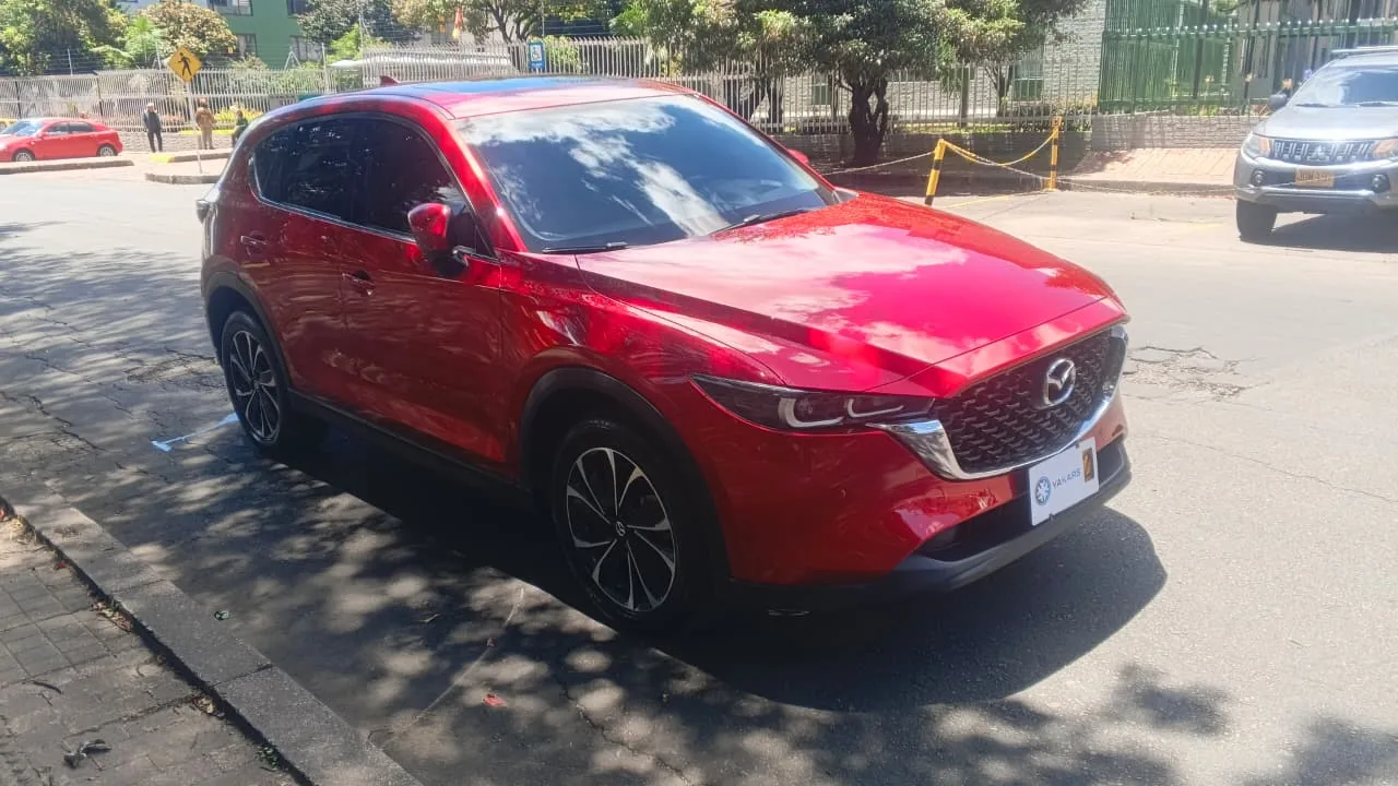 Camioneta Mazda CX-5 2023 GRAND TOURING LX 2.5 AT AWD 4X4 en Bogotá — foto 4