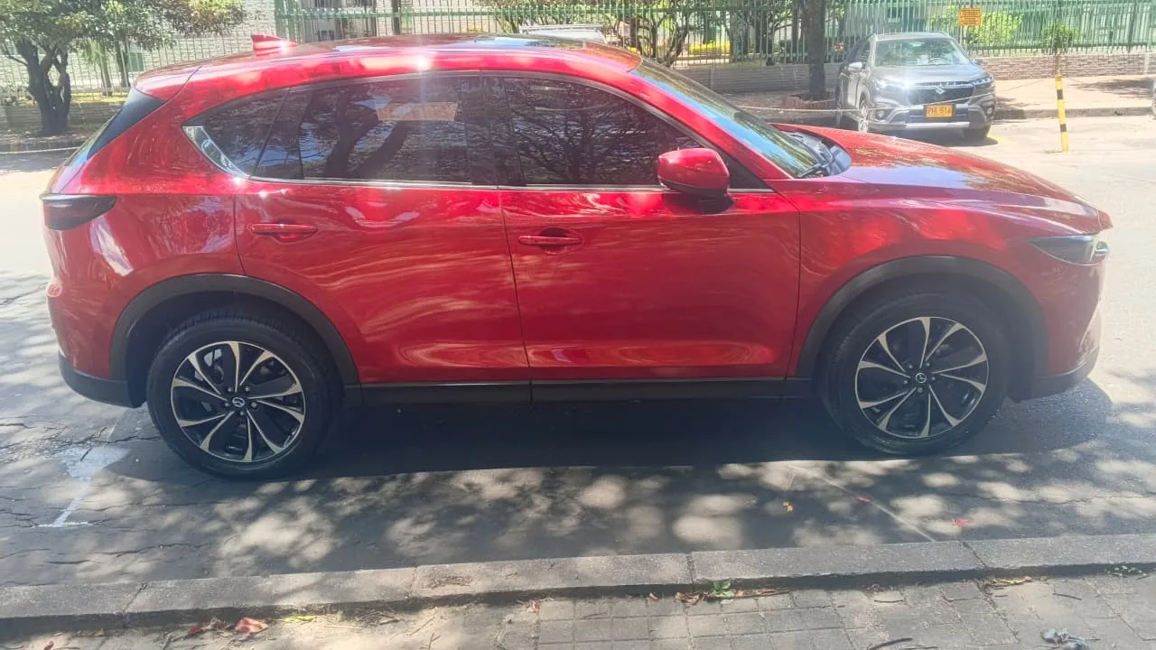 Camioneta Mazda CX-5 2023 GRAND TOURING LX 2.5 AT AWD 4X4 en Bogotá — foto 5