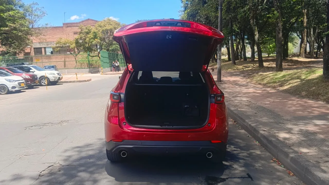 Camioneta Mazda CX-5 2023 GRAND TOURING LX 2.5 AT AWD 4X4 en Bogotá — foto 9