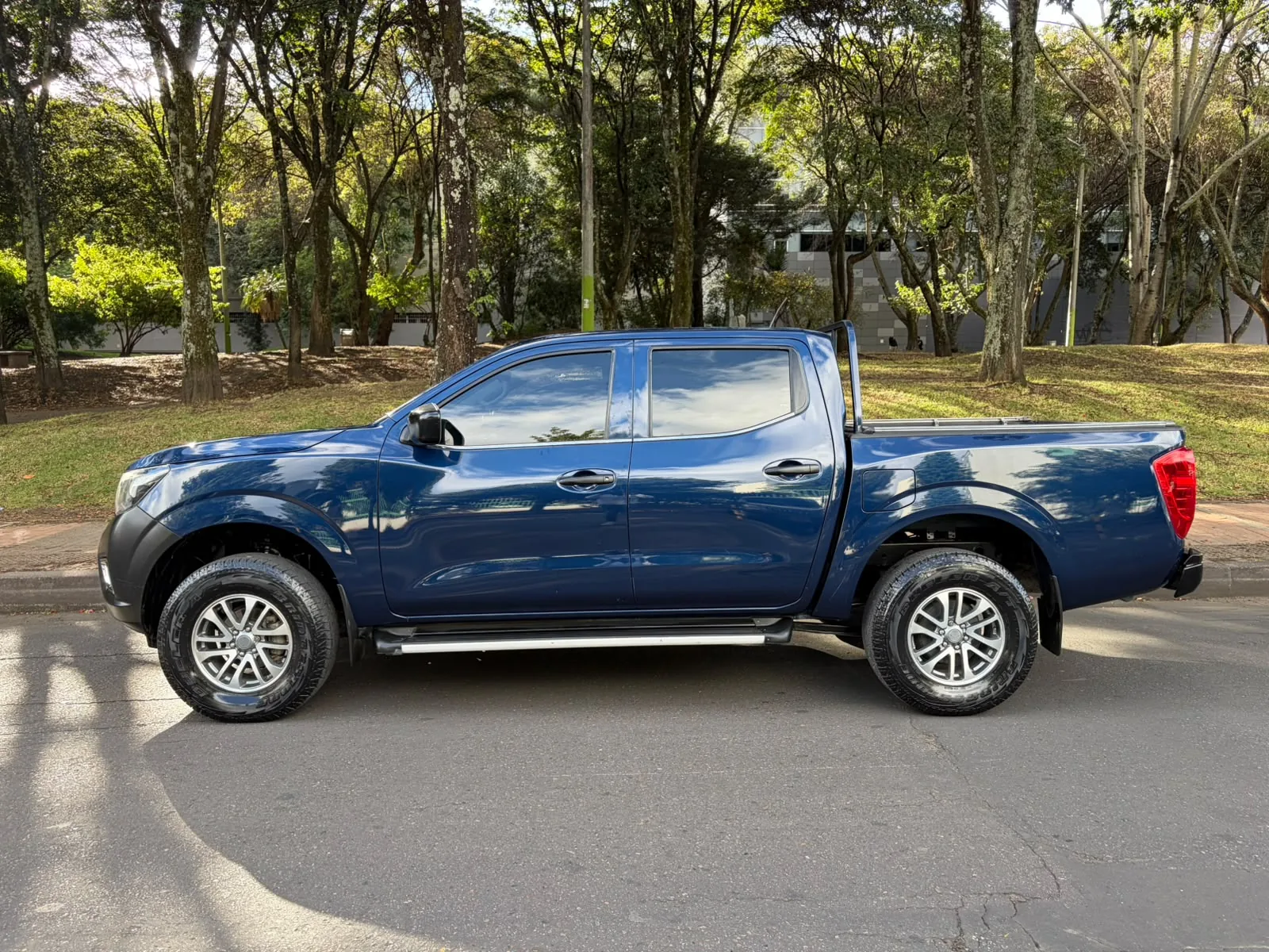 Camioneta Nissan Frontier 2020 np 300 ASL 4*2 Mt en Bogotá — foto 6