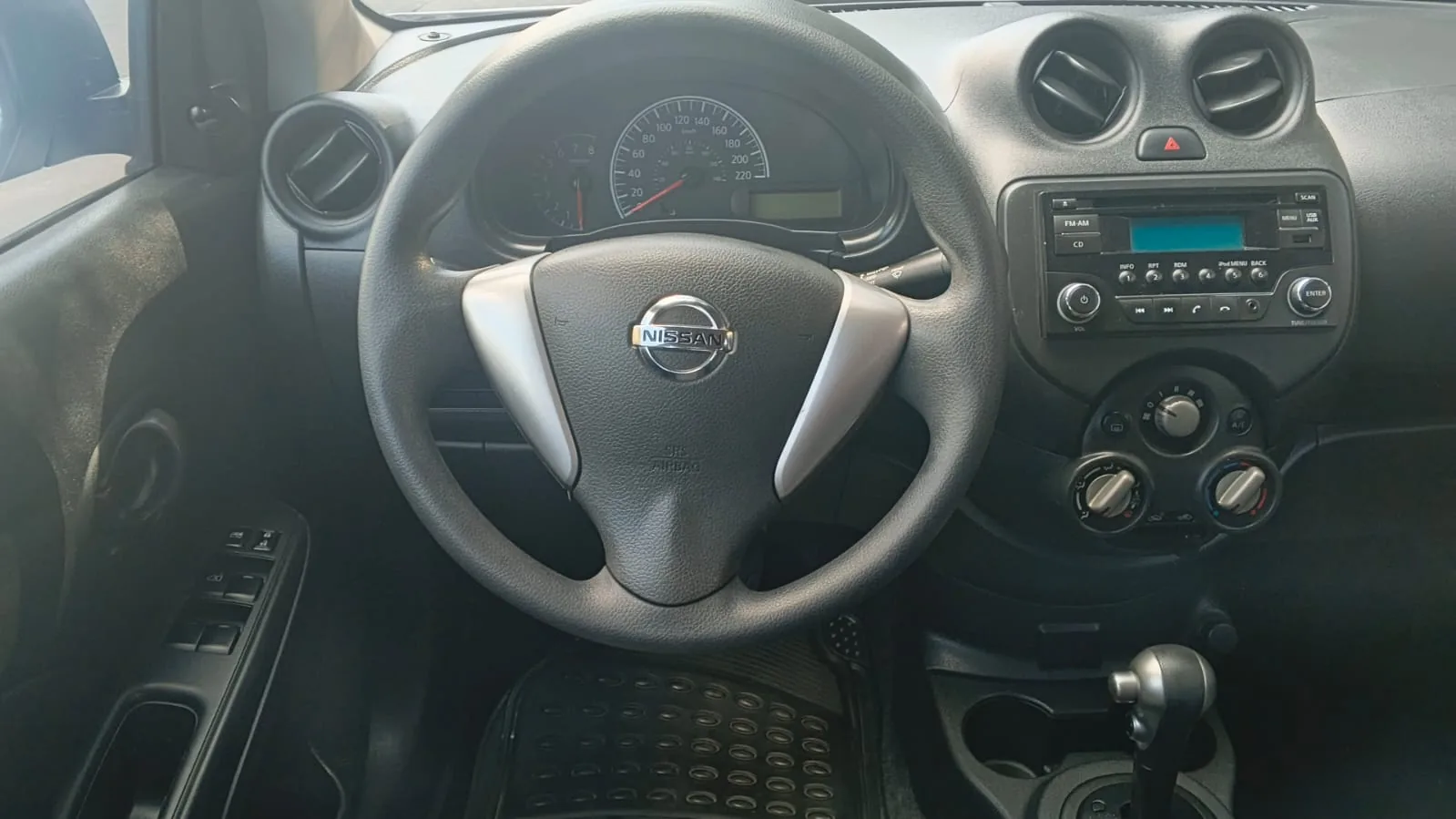 Sedán Nissan Versa 2021 Drive At 1.6L en Bogotá — foto 12