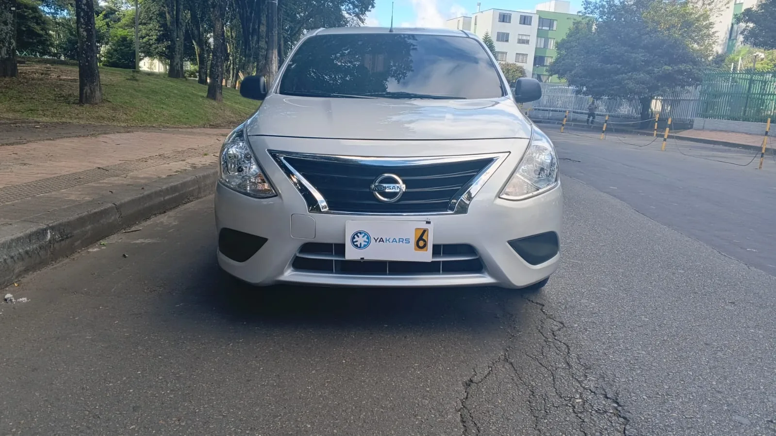 Sedán Nissan Versa 2021 Drive At 1.6L en Bogotá — foto 2