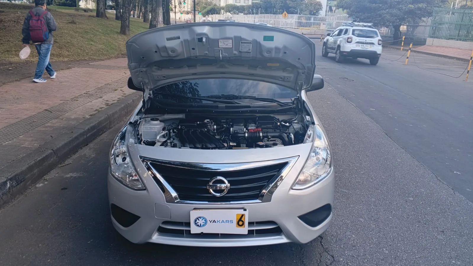 Sedán Nissan Versa 2021 Drive At 1.6L en Bogotá — foto 3