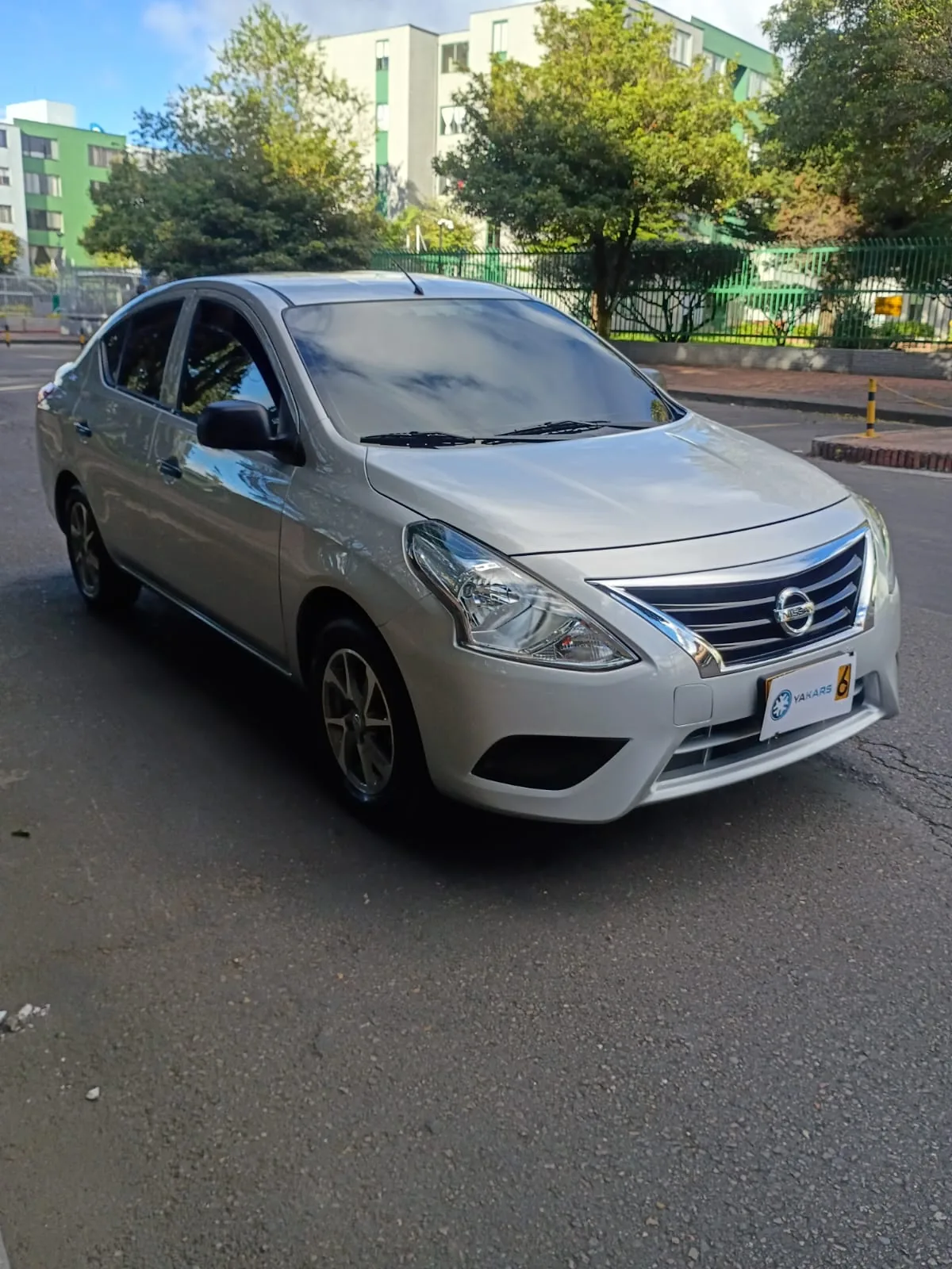 Sedán Nissan Versa 2021 Drive At 1.6L en Bogotá — foto 4