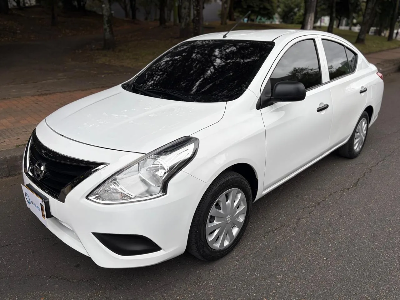Sedán Nissan Versa 2022 X-Drive 1.6L en Bogotá