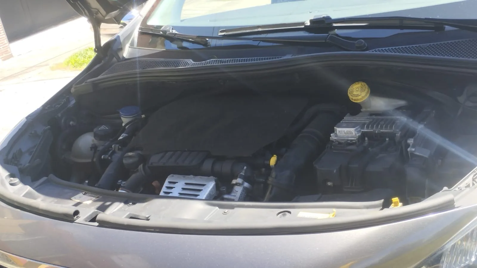 Camioneta Peugeot 2008 2018 en Bogota — foto 6