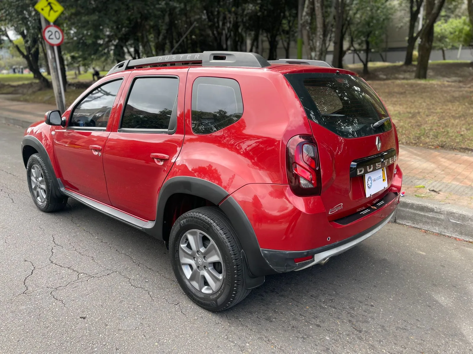 Camioneta Renault Duster 2021 EXPRESSION 1.6L MT 4X2 en Bogotá — foto 6
