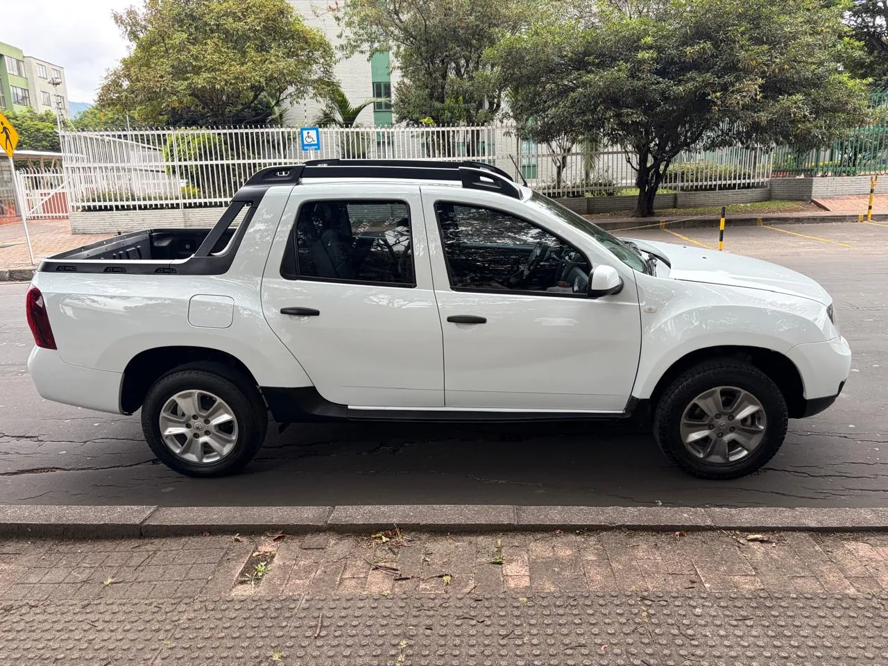 Camioneta Renault Duster 2022 OROCH en Bogotá — foto 5