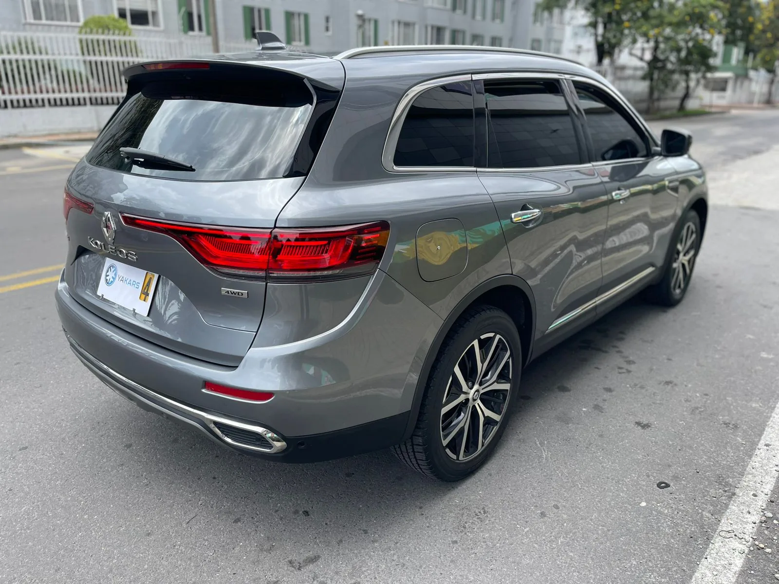 Camioneta Renault Koleos 2023 Intens 2.5L AWD en Bogotá — foto 10