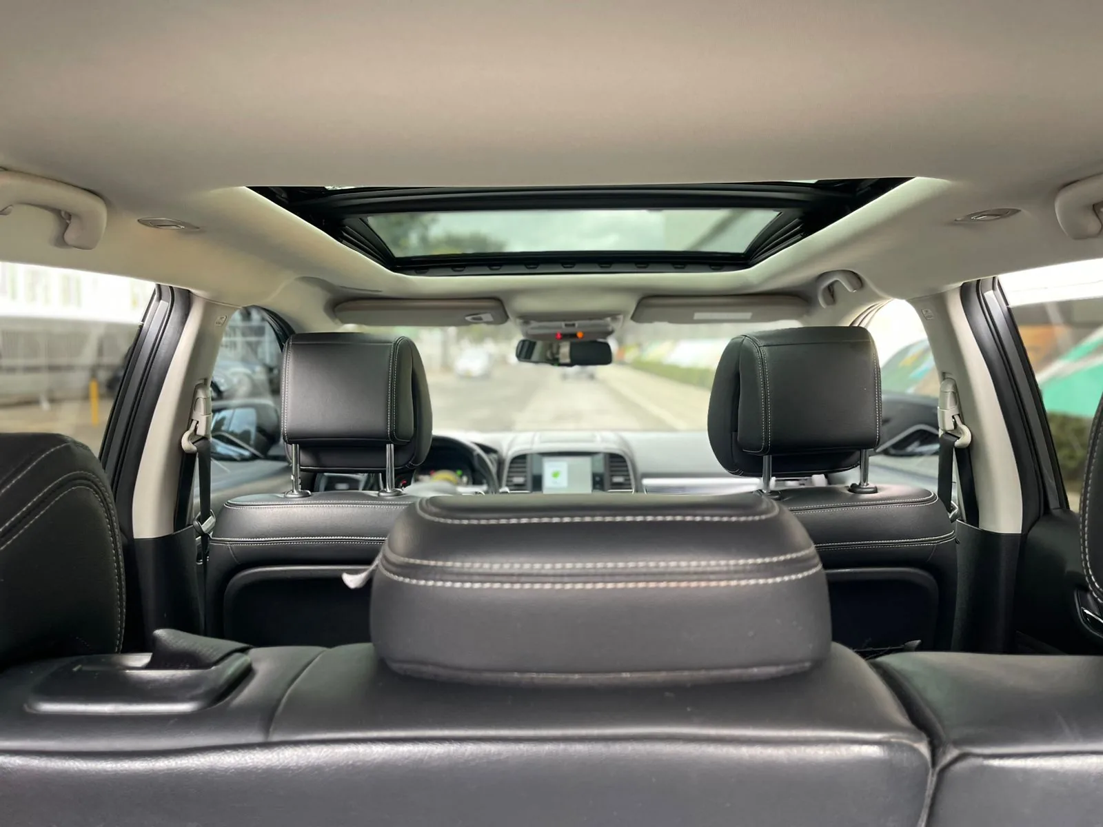 Camioneta Renault Koleos 2023 Intens 2.5L AWD en Bogotá — foto 16