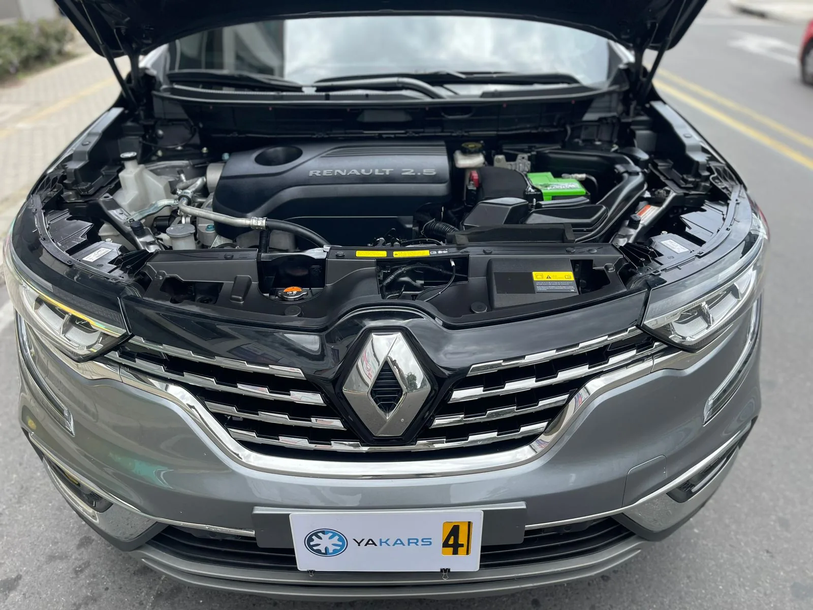 Camioneta Renault Koleos 2023 Intens 2.5L AWD en Bogotá — foto 3