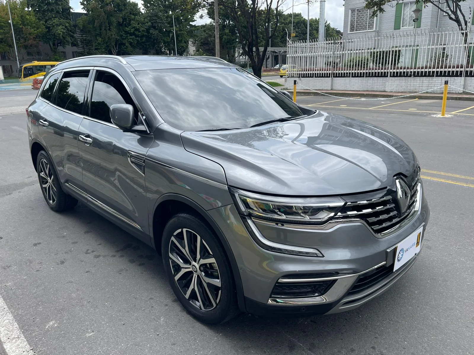 Camioneta Renault Koleos 2023 Intens 2.5L AWD en Bogotá — foto 4