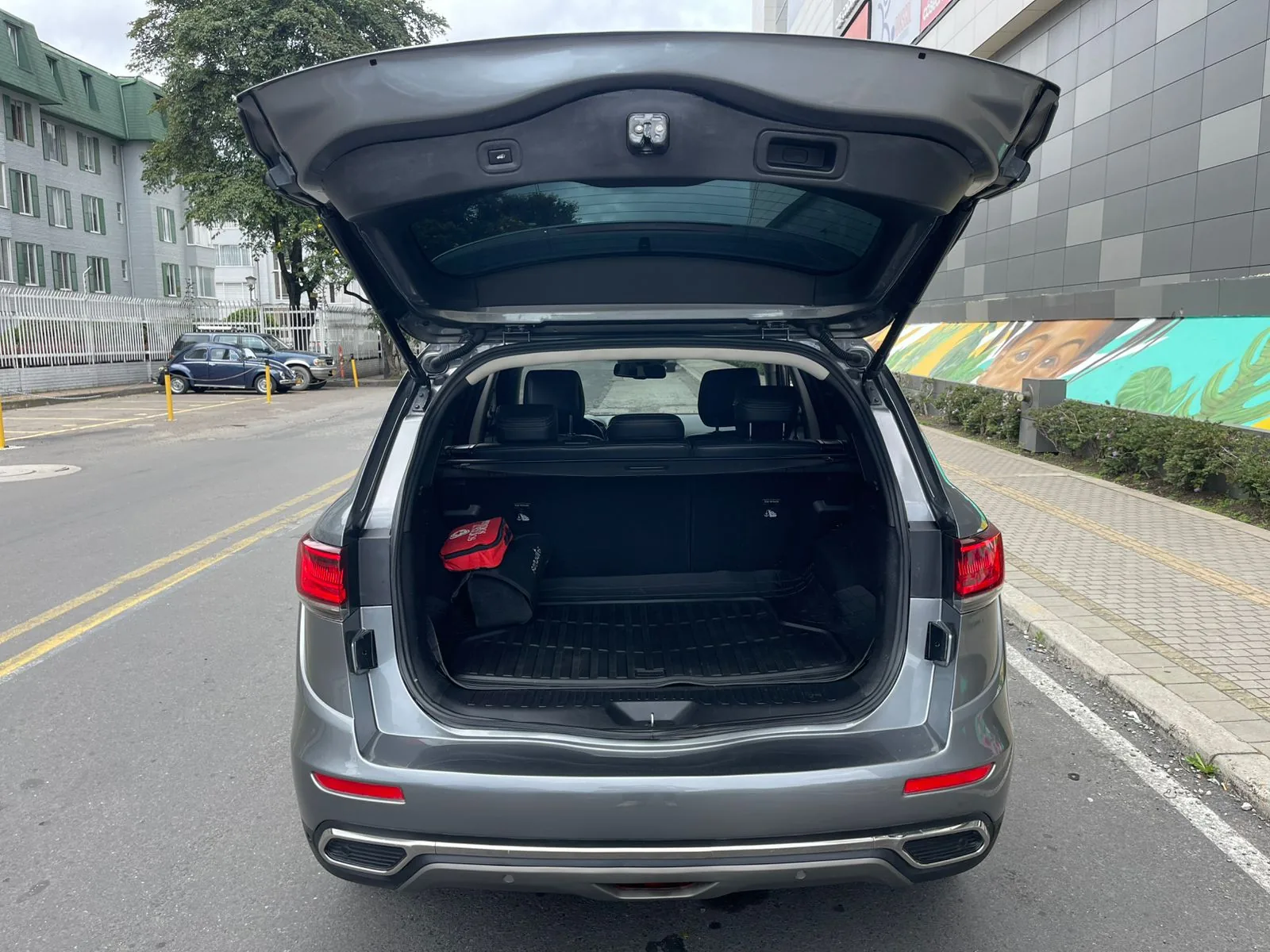 Camioneta Renault Koleos 2023 Intens 2.5L AWD en Bogotá — foto 9