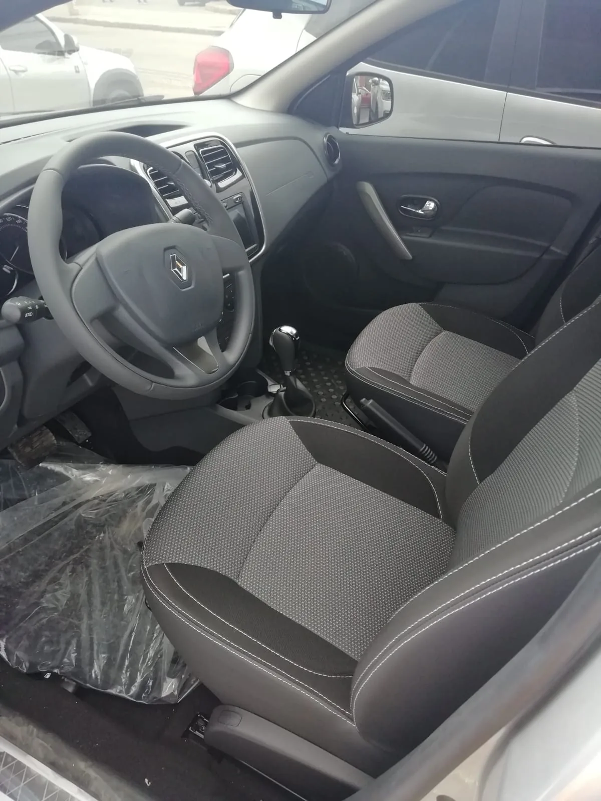 Sedán Renault Logan 2020 Intens en Cartagena de Indias — foto 5