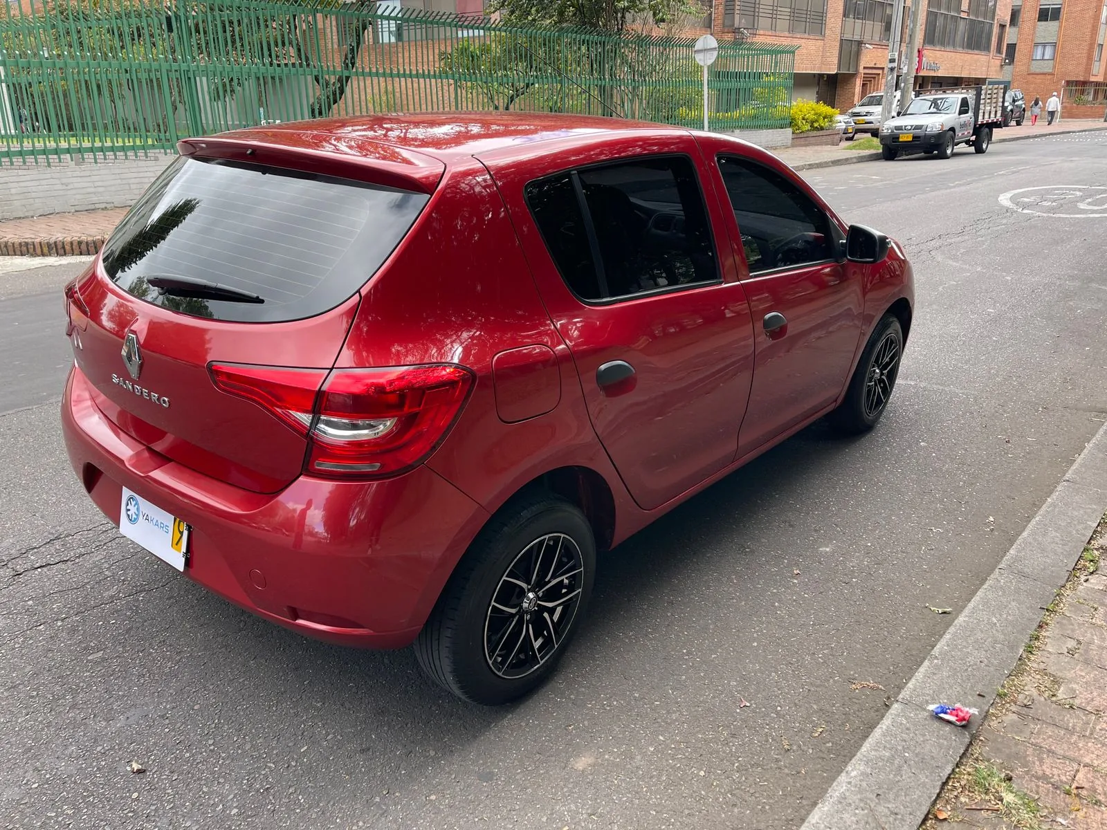 Hatchback Renault Sandero Life Plus 2023 1.6L MT en Bogotá — foto 10