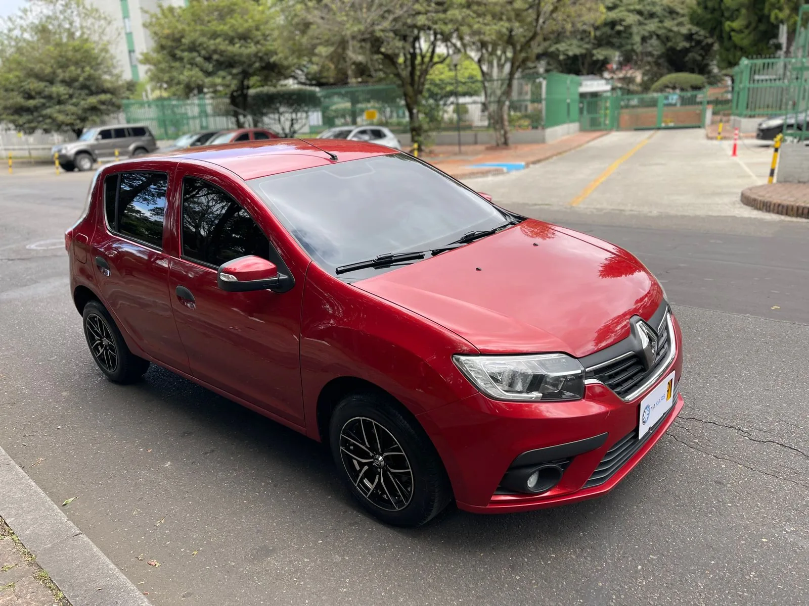 Hatchback Renault Sandero Life Plus 2023 1.6L MT en Bogotá — foto 5