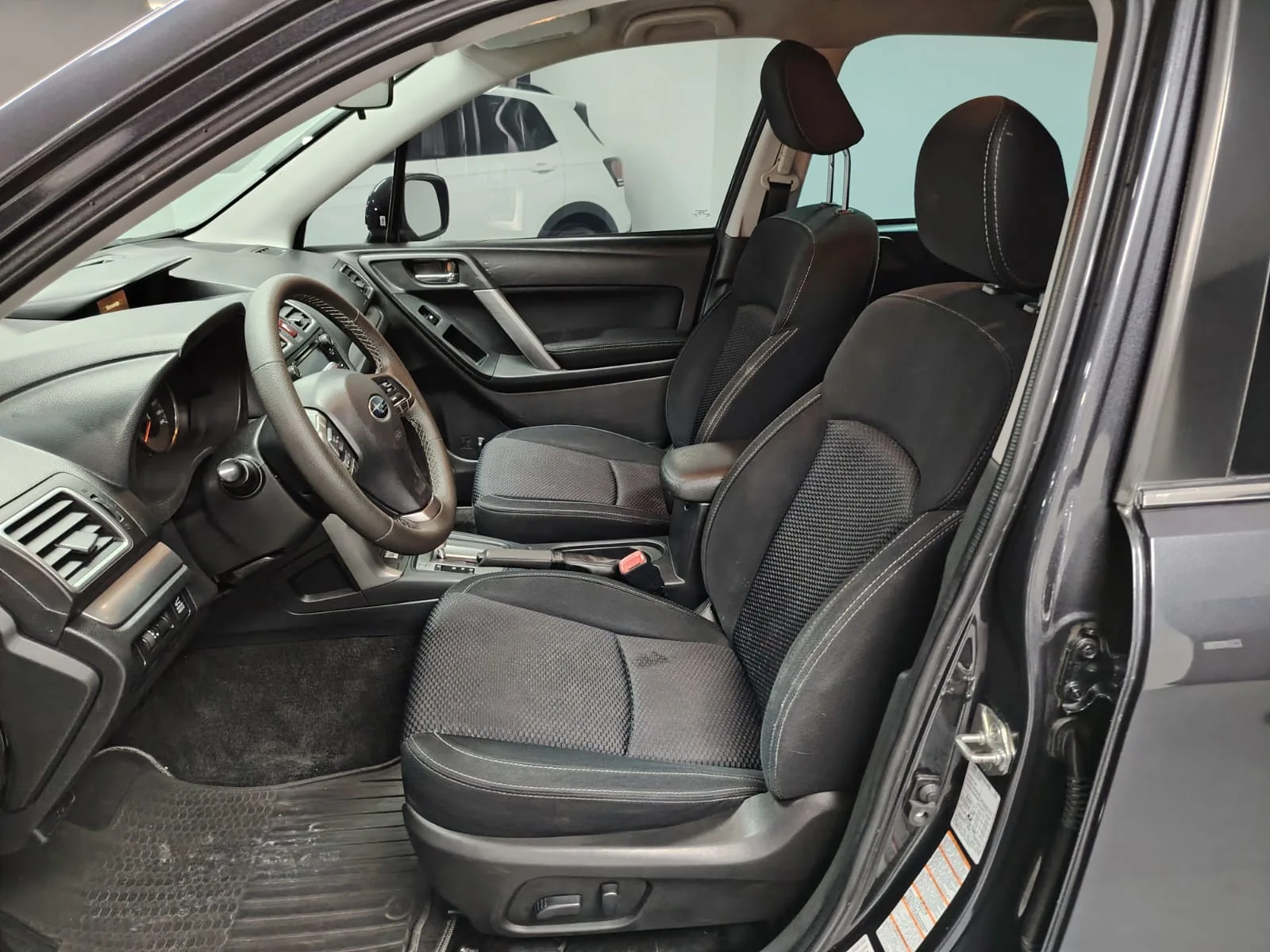 Camioneta Subaru Forester 2015 2.0L CVT 4*4 AT en Bogotá — foto 14