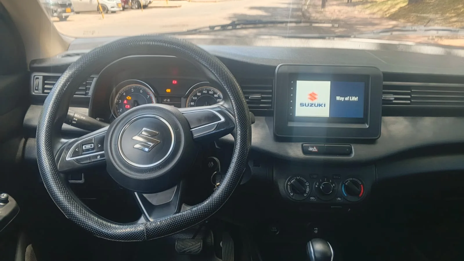 SUV Suzuki Ertiga 2020 GL AT 1.5 2AB ABS en Bogotá — foto 16