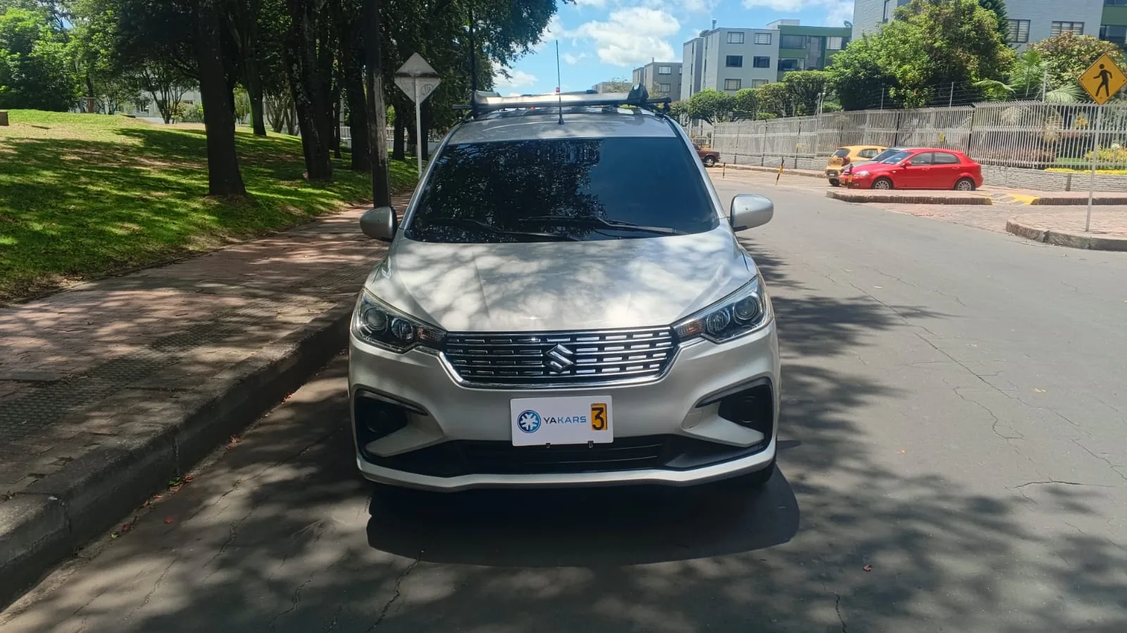 SUV Suzuki Ertiga 2020 GL AT 1.5 2AB ABS en Bogotá — foto 2