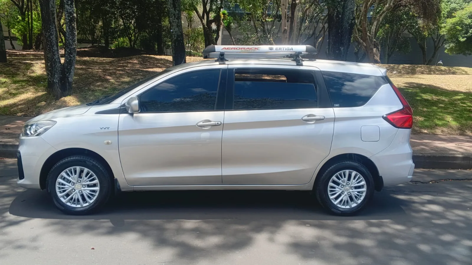 SUV Suzuki Ertiga 2020 GL AT 1.5 2AB ABS en Bogotá — foto 5