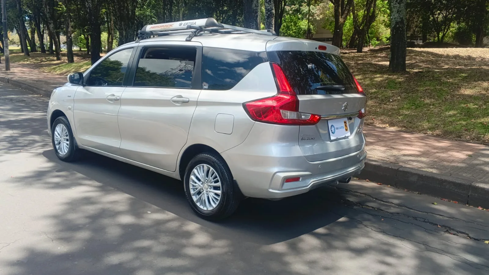 SUV Suzuki Ertiga 2020 GL AT 1.5 2AB ABS en Bogotá — foto 6