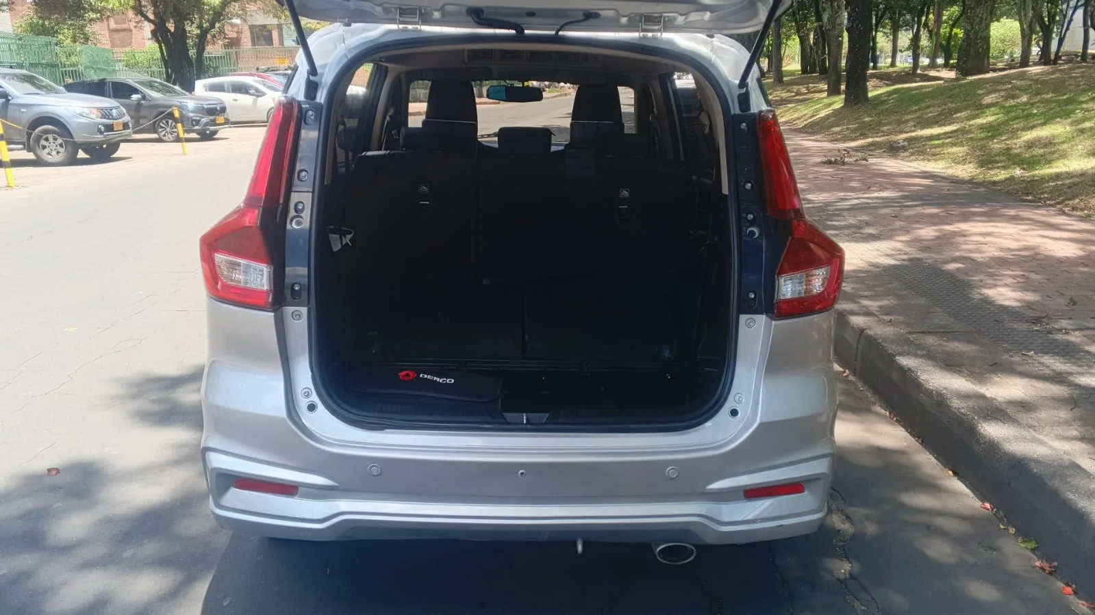 SUV Suzuki Ertiga 2020 GL AT 1.5 2AB ABS en Bogotá — foto 8