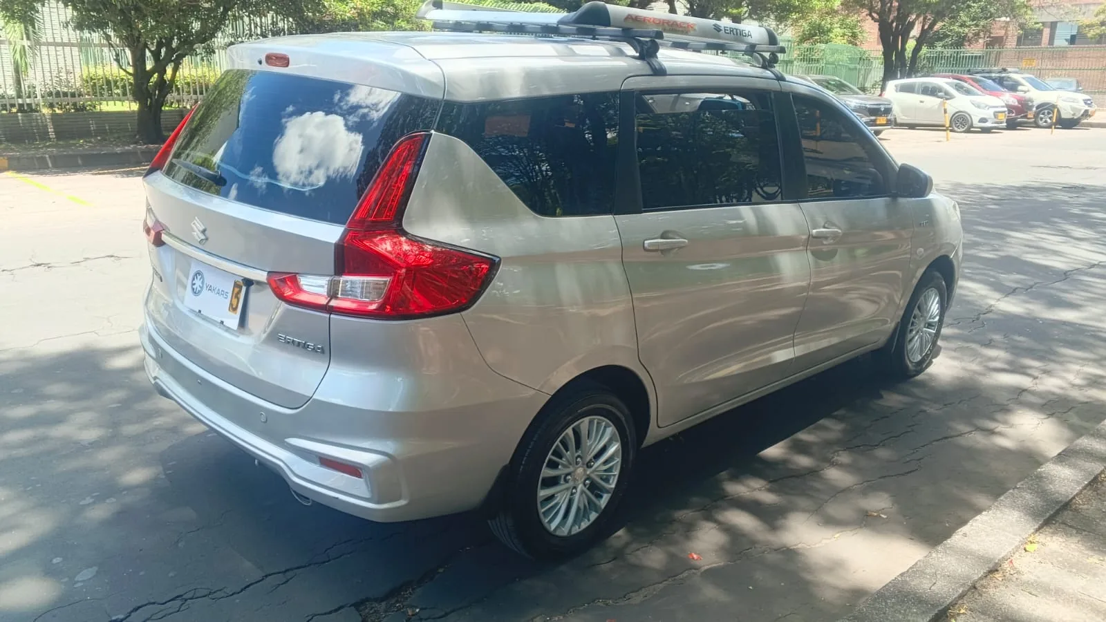 SUV Suzuki Ertiga 2020 GL AT 1.5 2AB ABS en Bogotá — foto 9