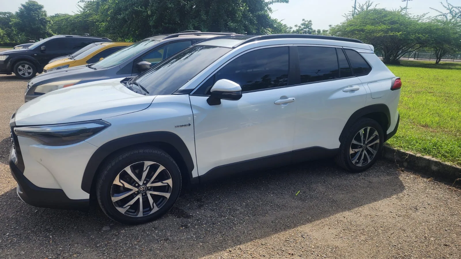SUV Toyota Corolla Cross Hybrid 2022 SEG en Cartagena de Indias — foto 3