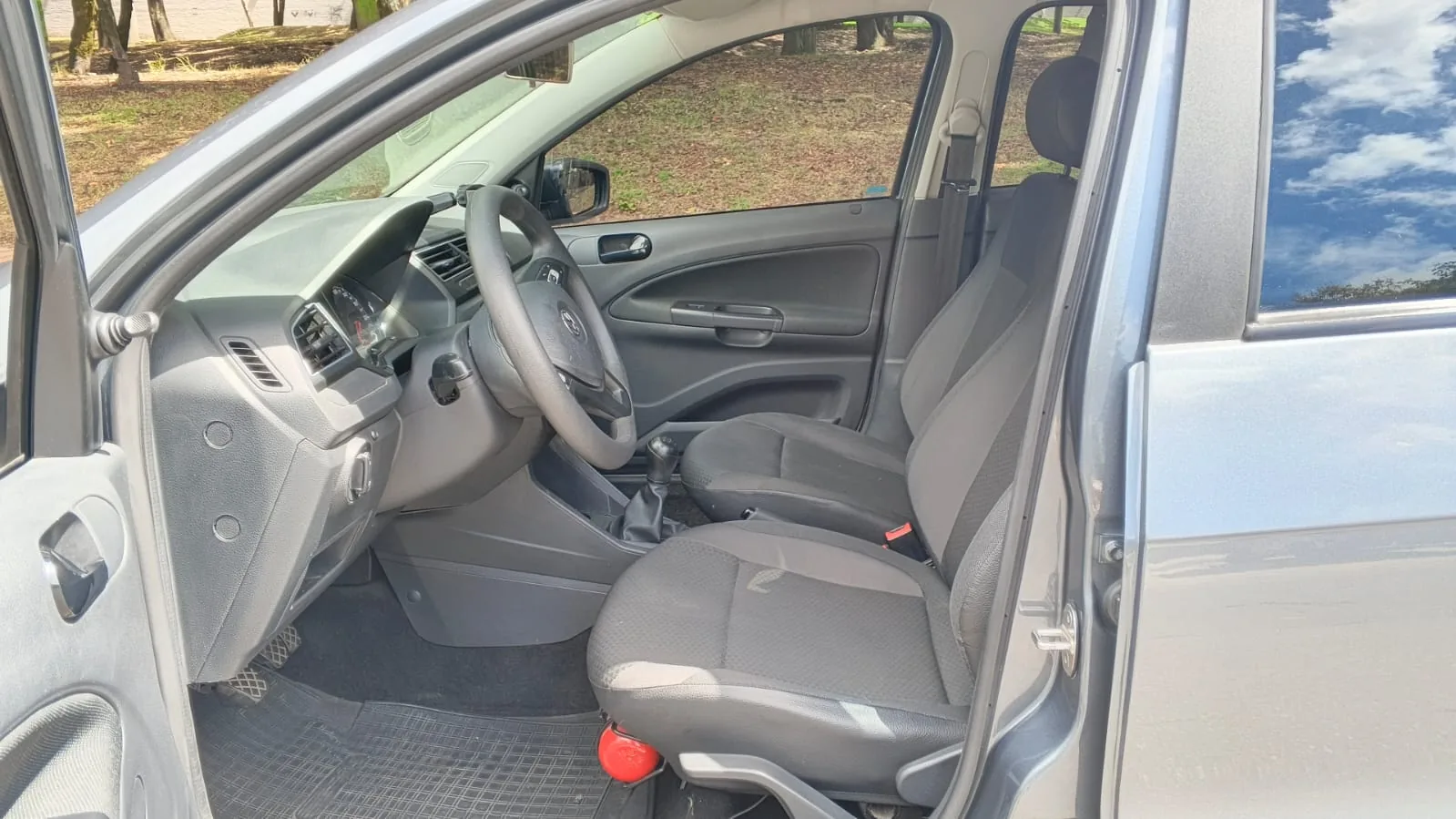 Hatchback Volkswagen Gol 2021 Trendline 1.6L Mt en Bogotá — foto 12