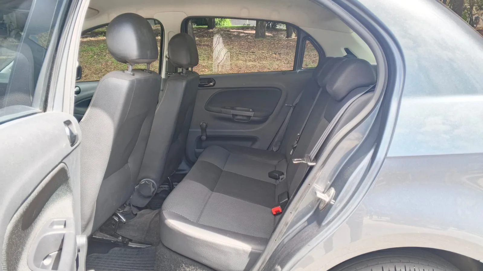 Hatchback Volkswagen Gol 2021 Trendline 1.6L Mt en Bogotá — foto 16
