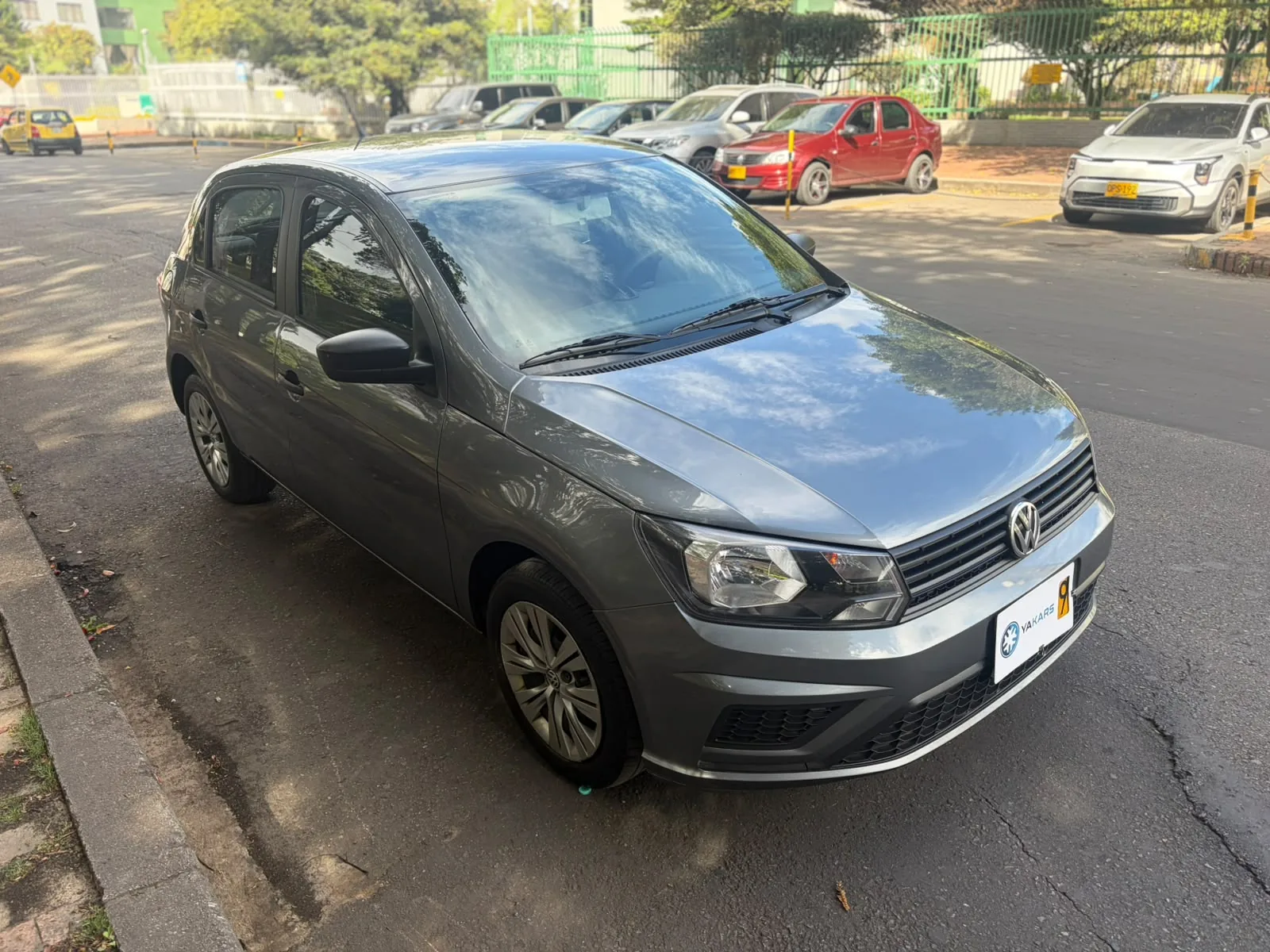 Hatchback Volkswagen Gol 2021 Trendline 1.6L Mt en Bogotá — foto 4