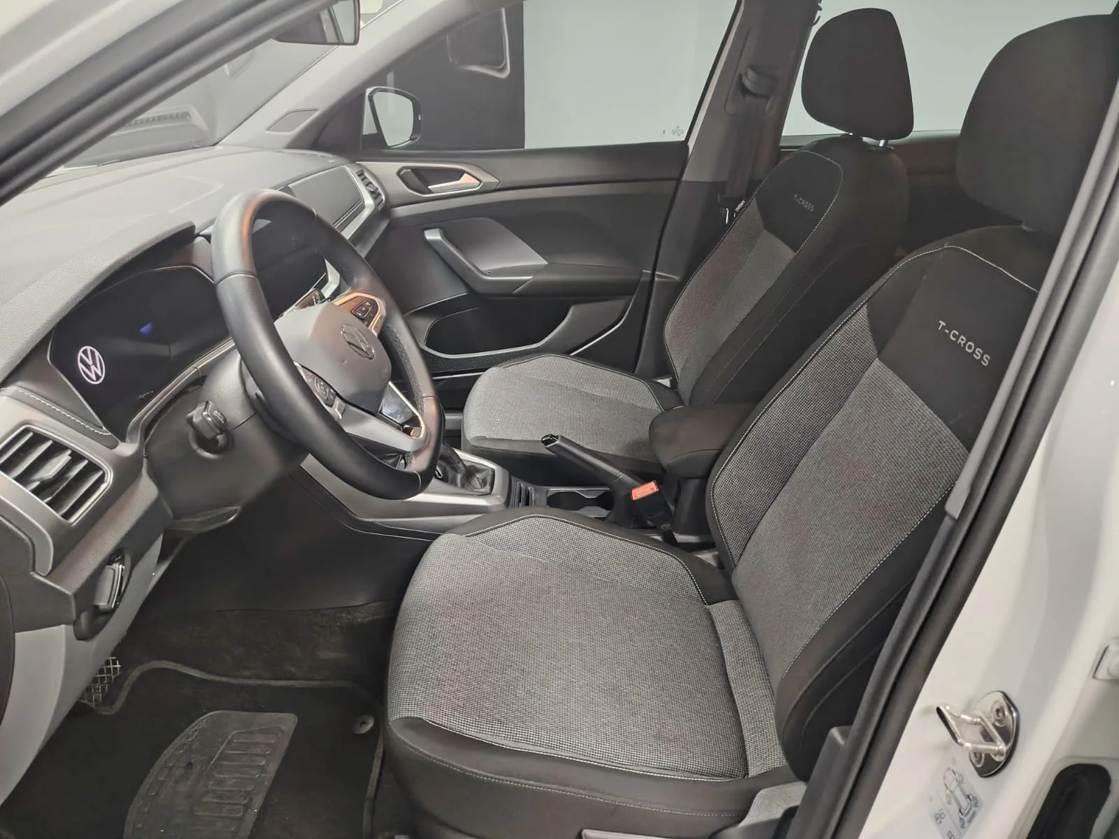Camioneta Volkswagen T-Cross 2025 COMFORTLINE TSI 1.0 AT en Bogotá — foto 12