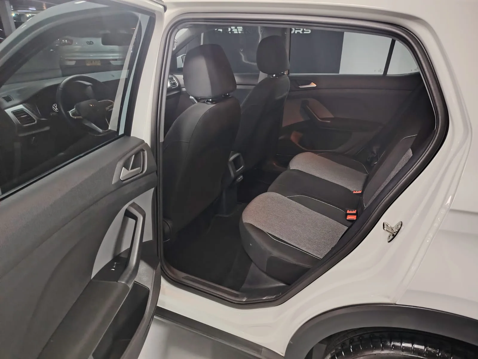 Camioneta Volkswagen T-Cross 2025 COMFORTLINE TSI 1.0 AT en Bogotá — foto 13